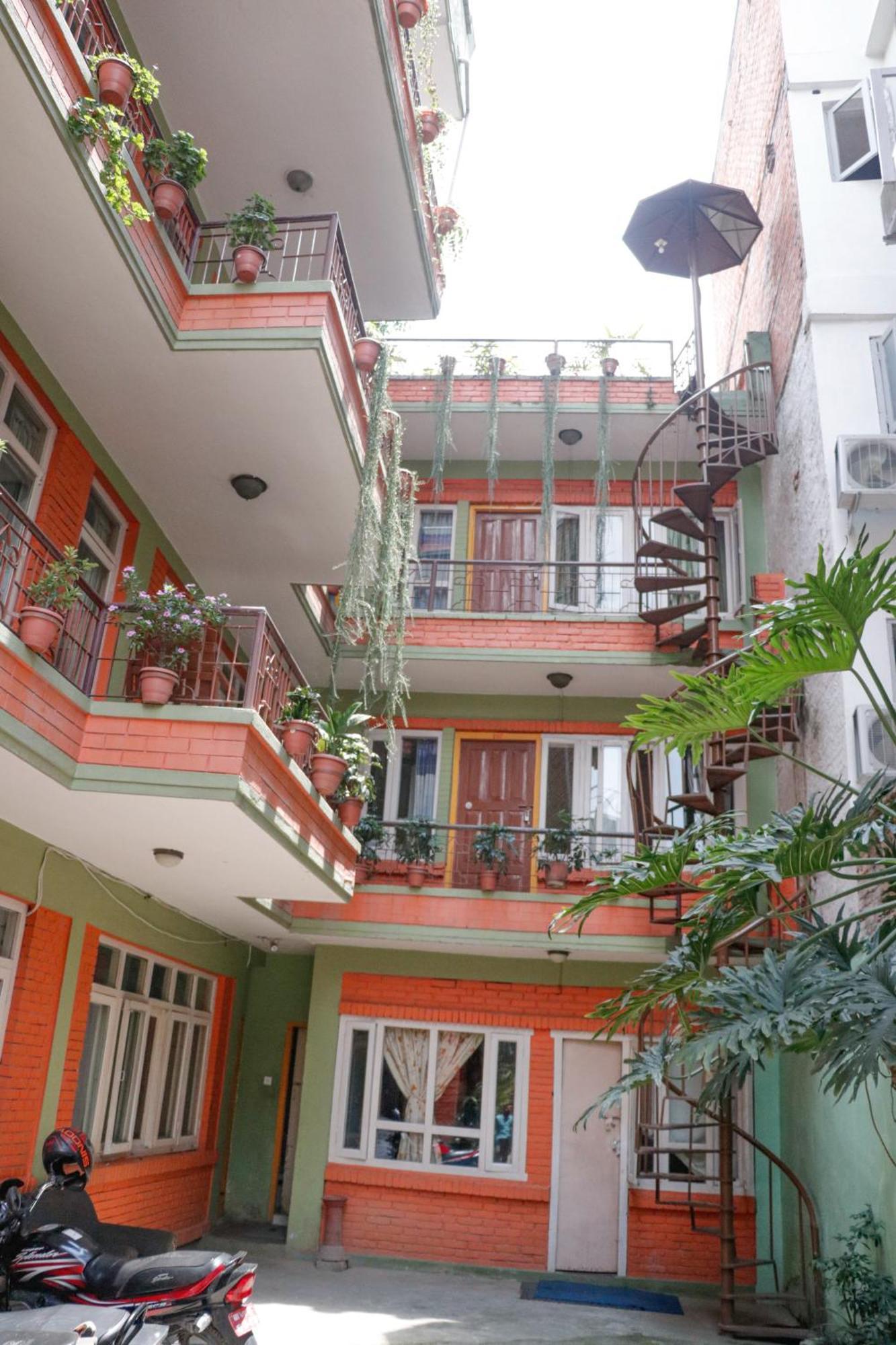Hotel Backpackers Inn Kathmandu Exteriör bild