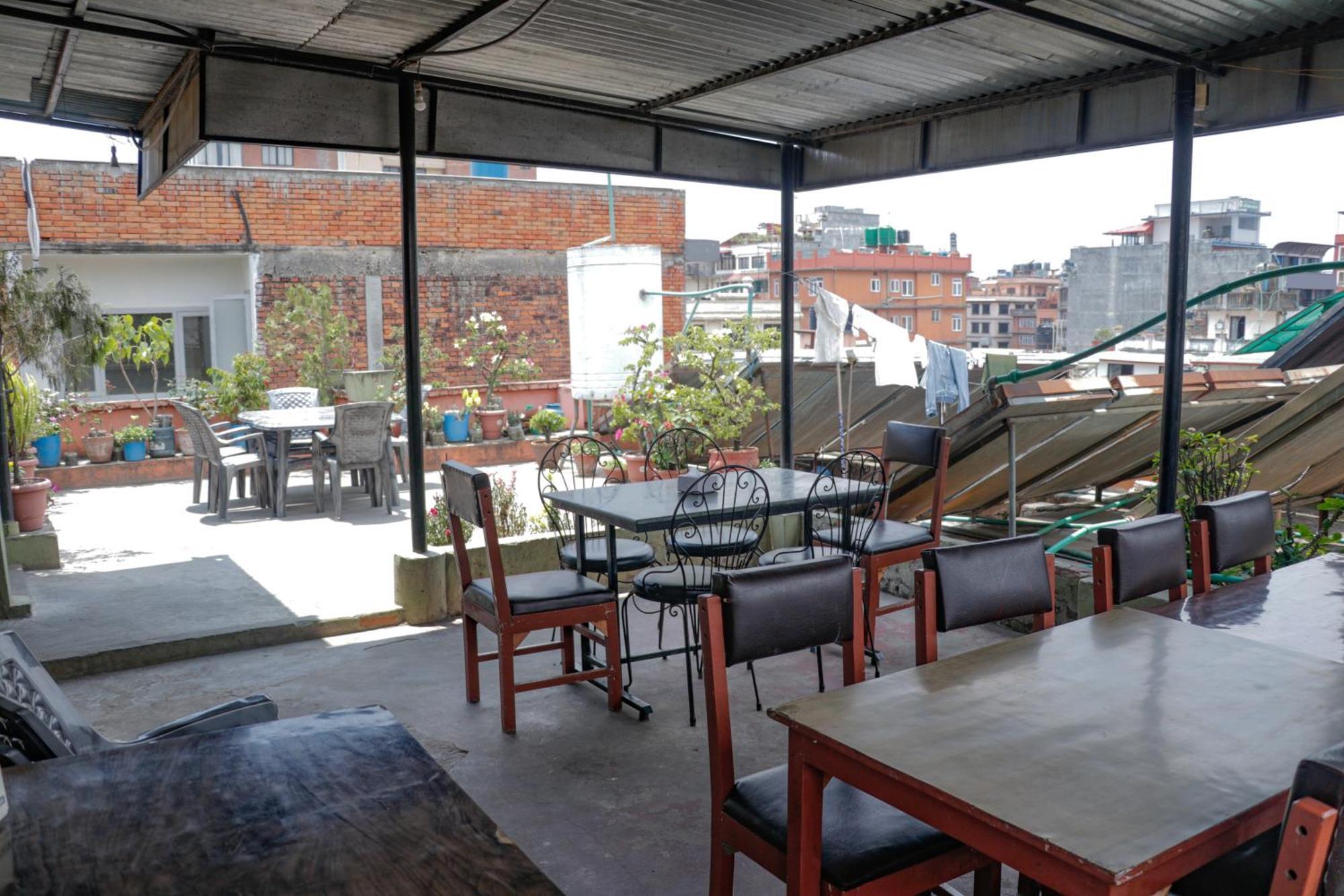 Hotel Backpackers Inn Kathmandu Exteriör bild